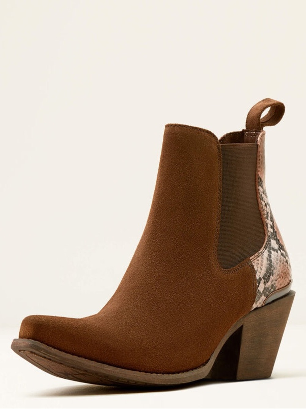 NWT ARIAT WESTERN BOOTS